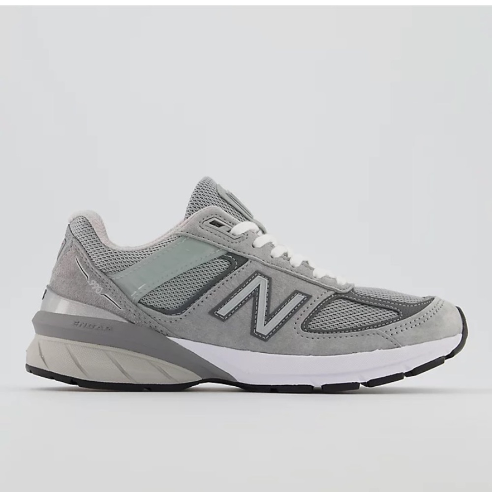 New Balance 990v5 size 8. Brand new.